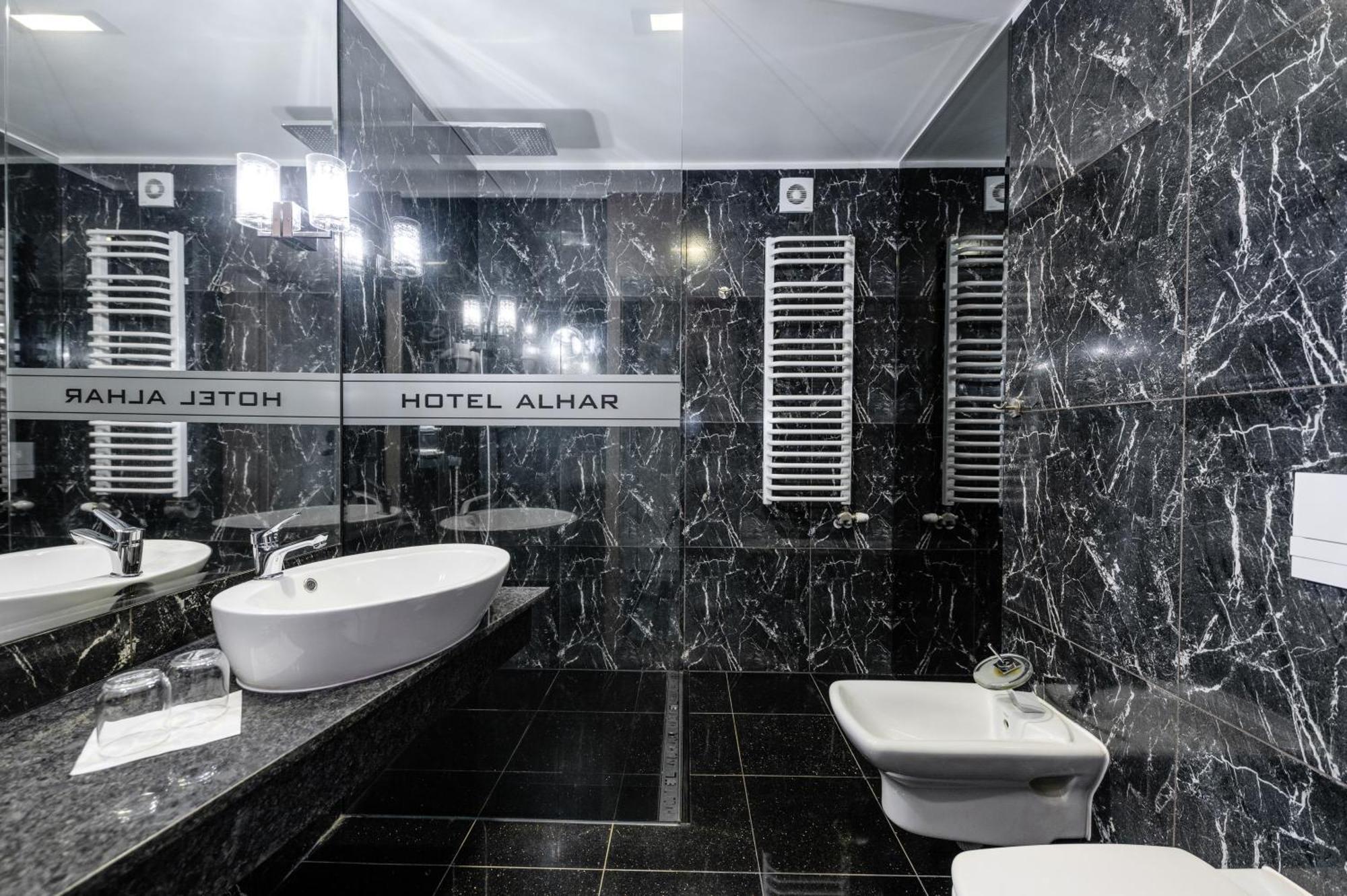 Hotel Alhar 3*