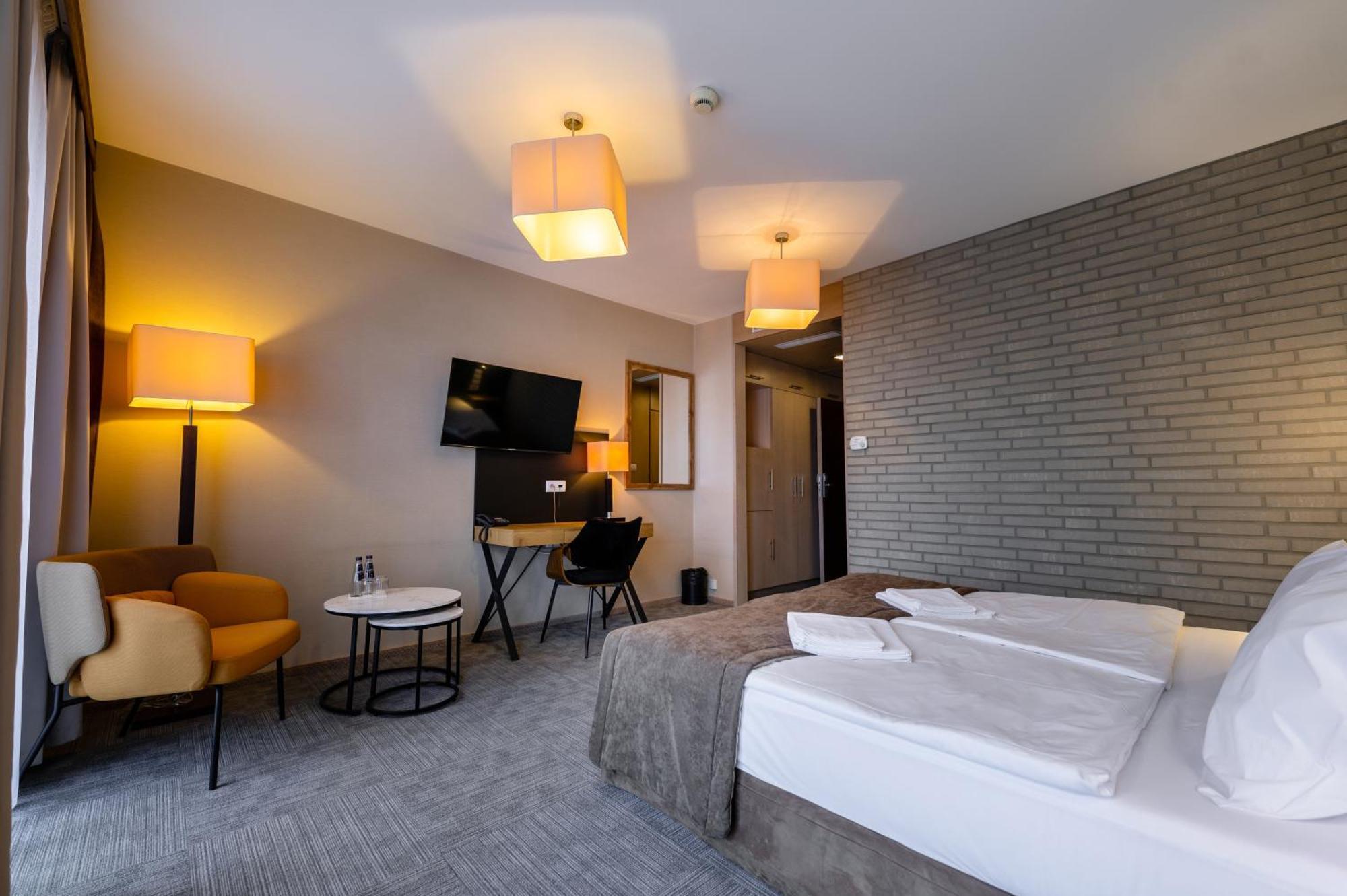 Alhar Hotel
