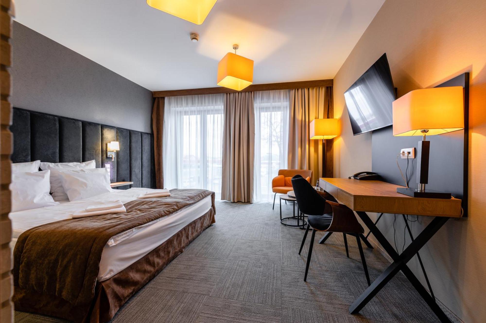 Alhar Hotel 3*